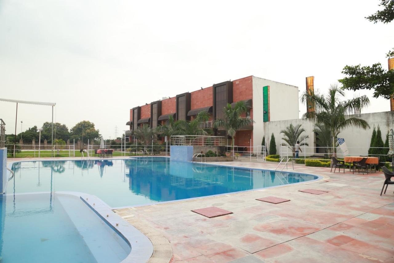 Hotel Sukhdeo Palace Gaja Zewnętrze zdjęcie
