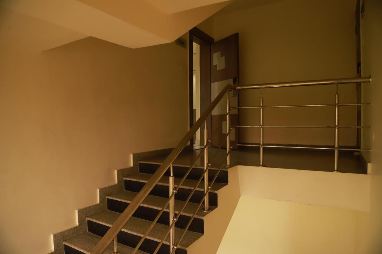 Hotel Sukhdeo Palace Gaja Zewnętrze zdjęcie